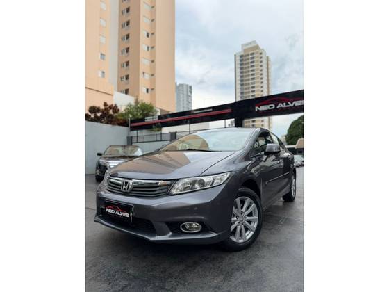 HONDA CIVIC 1.8 LXS 16V FLEX 4P AUTOMÁTICO HONDA CIVIC 1.8 LXS 16V FLEX 4P AUTOMÁTICO
